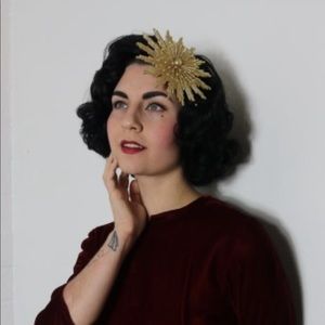 Belle Blossoms Veronica’s Glitter Starburst Clip